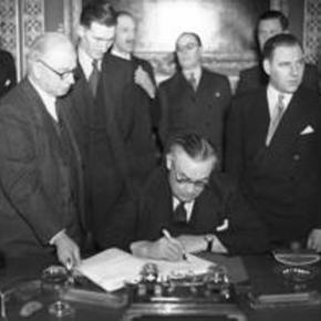 Il Trattato di Parigi 8 settembre 1947 contiene CLAUSOLE SEGRETE che di fatto rendono l’Italia una COLONIA ANGLO-AMERICANA! Altro che sovrana…